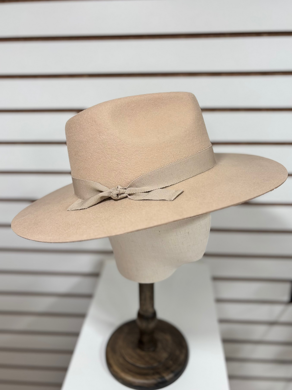 Women's Winter Hat - H5134