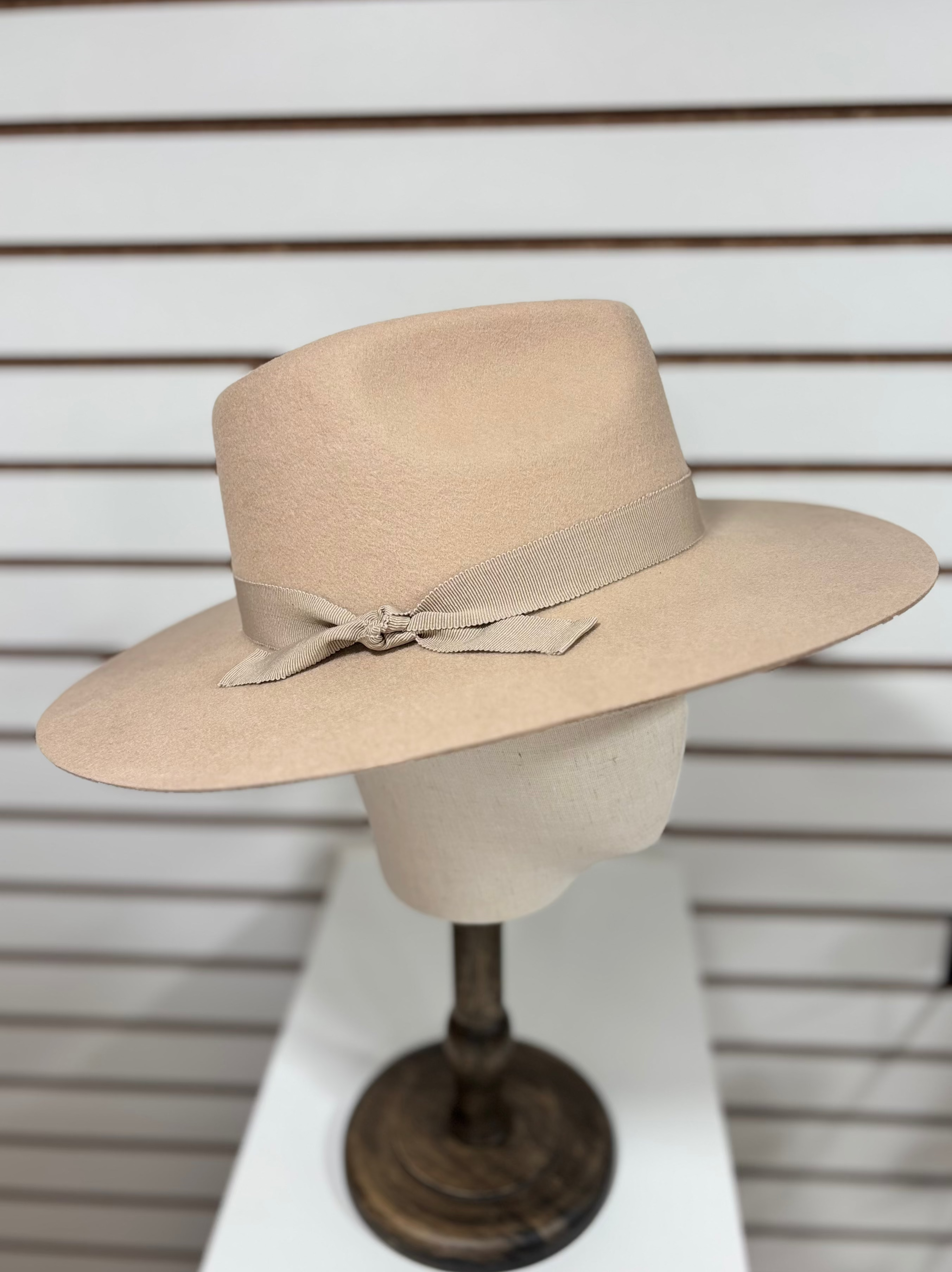 Women's Winter Hat - H5134