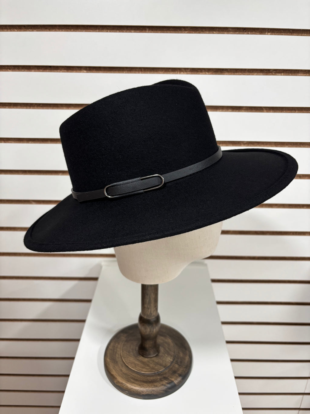 Women's Winter Hat - 1675