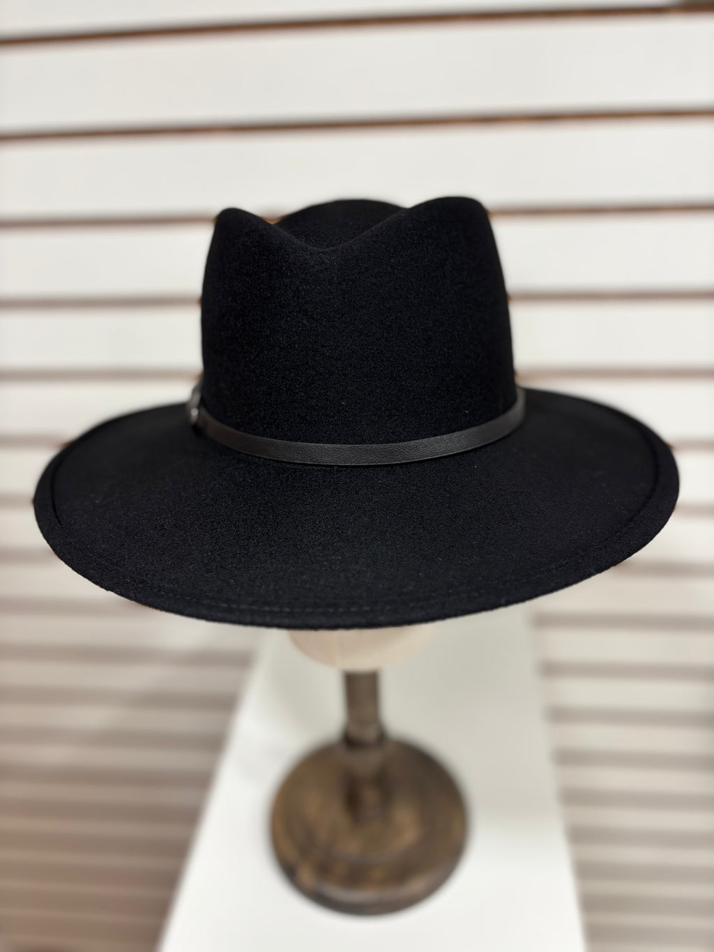 Women's Winter Hat - 1675