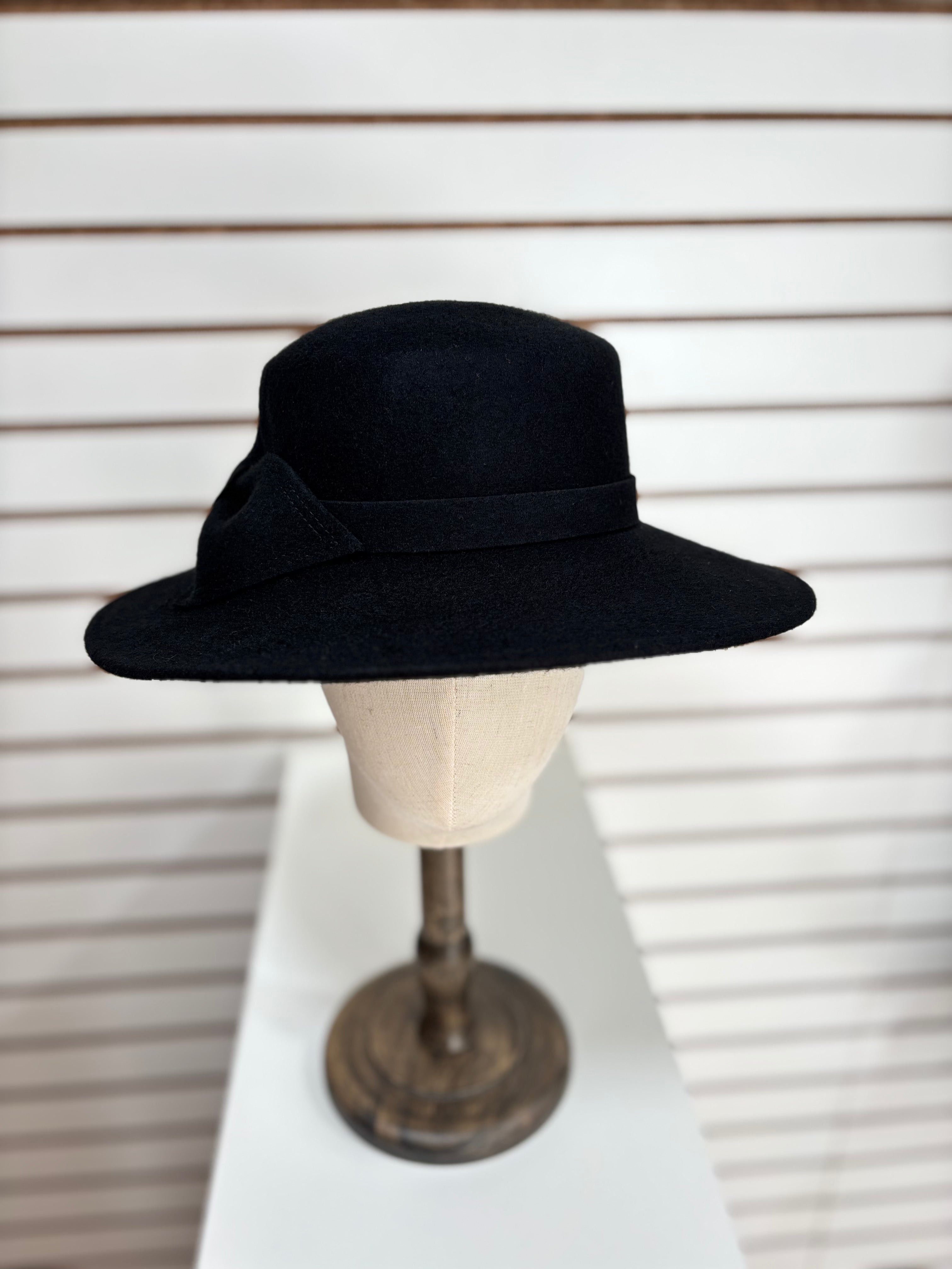 Women's Winter Hat - 16740