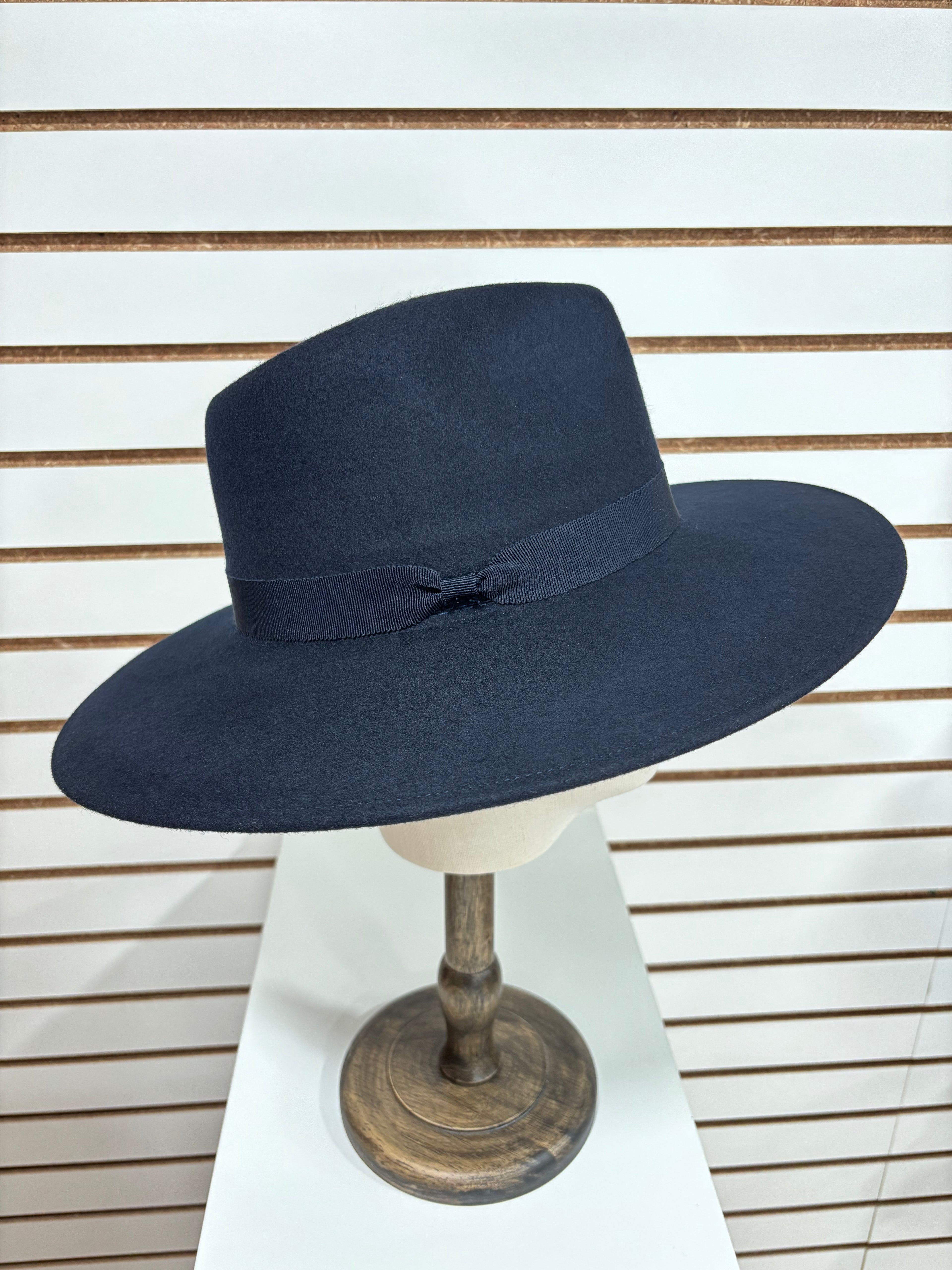 Women's Winter Hat - 9100