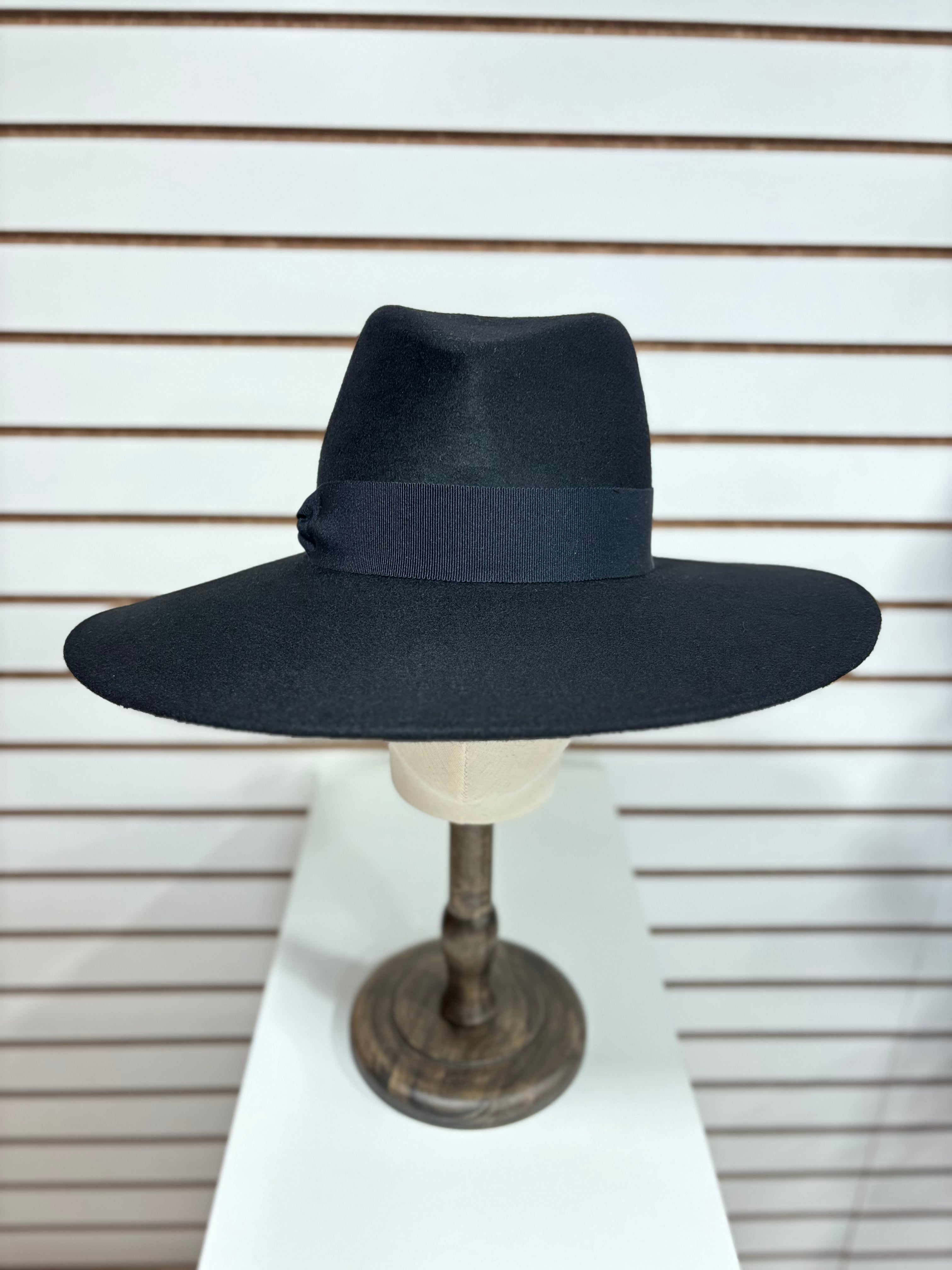 Women's Winter Hat - 1124