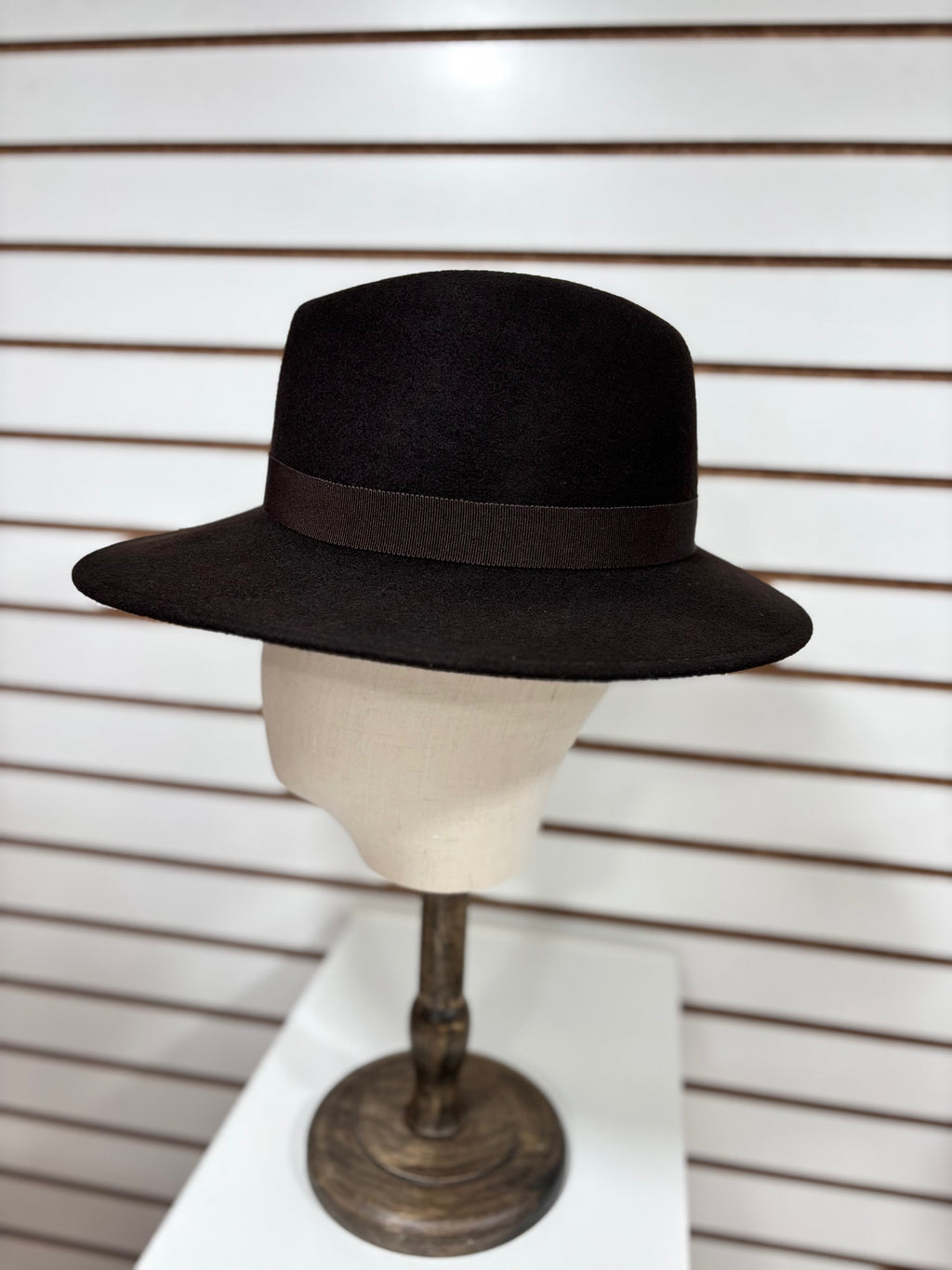 Women's Winter Hat - 1024