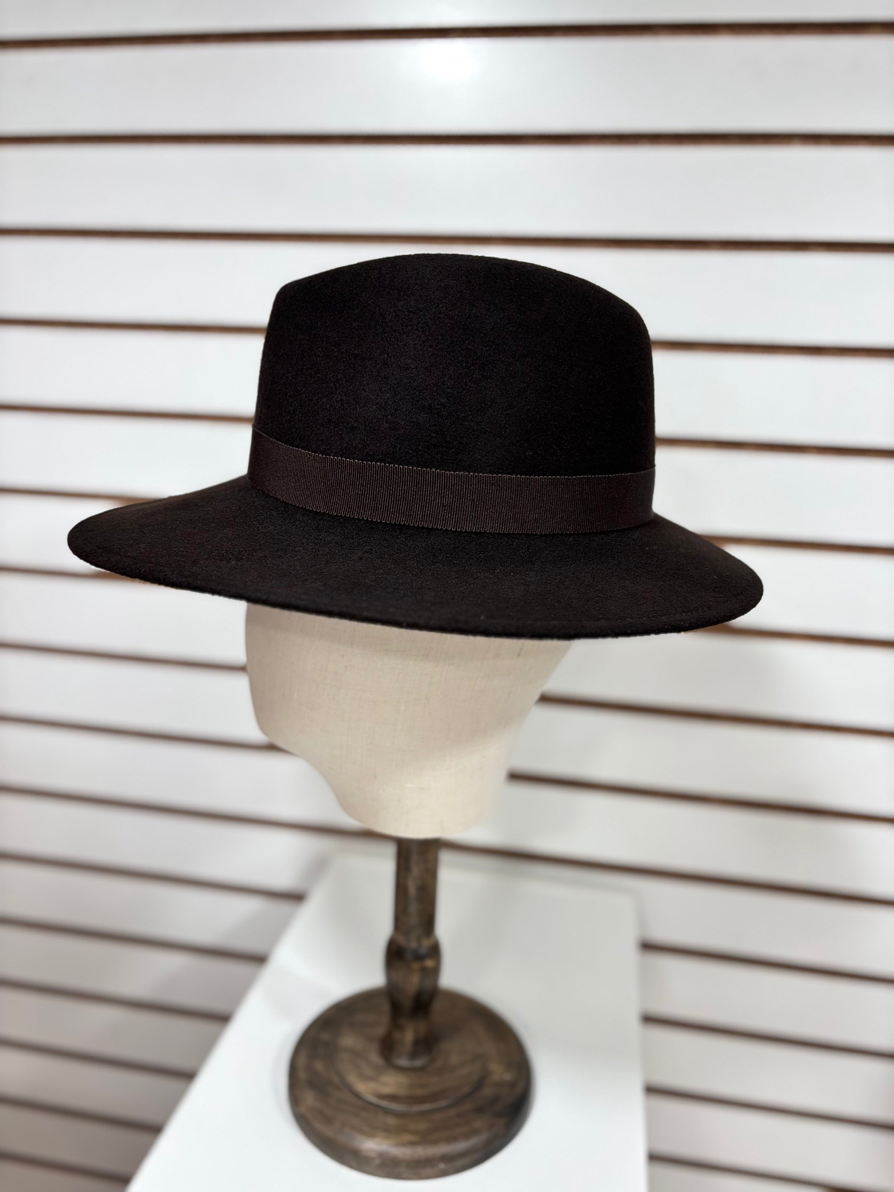 Women's Winter Hat - 1024