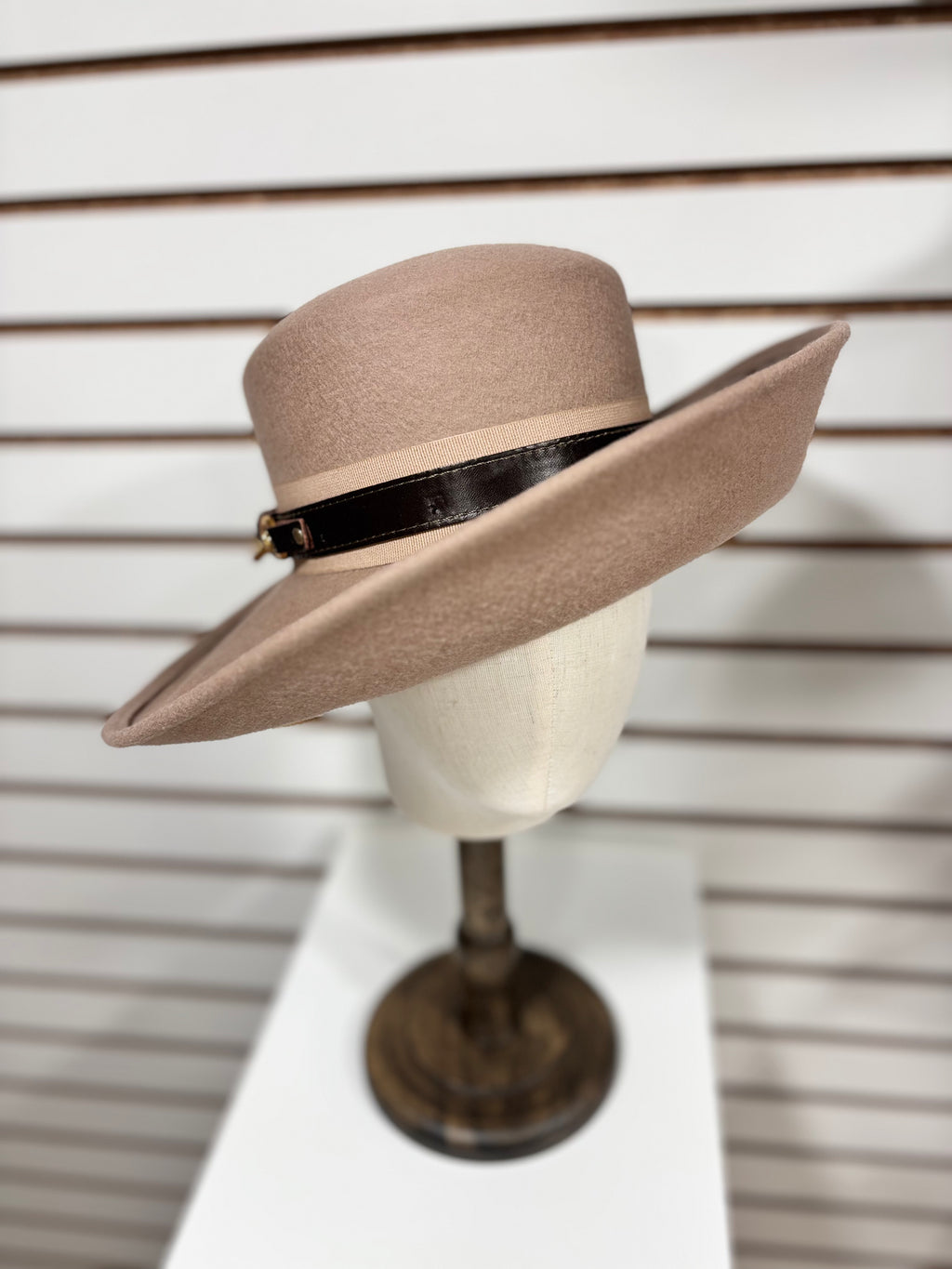 Women's Winter Hat - 16722