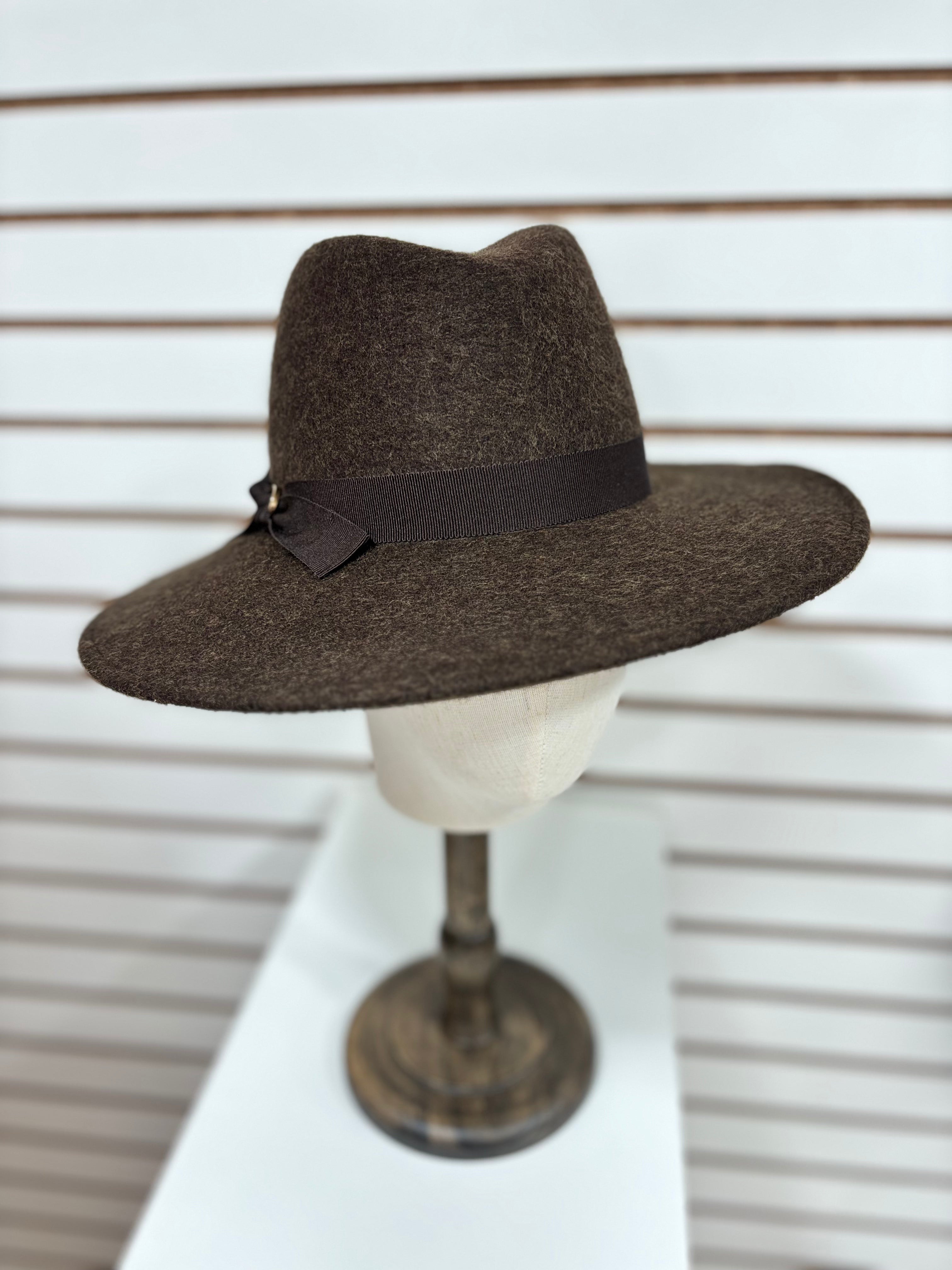 Women's Winter Hat - 1024