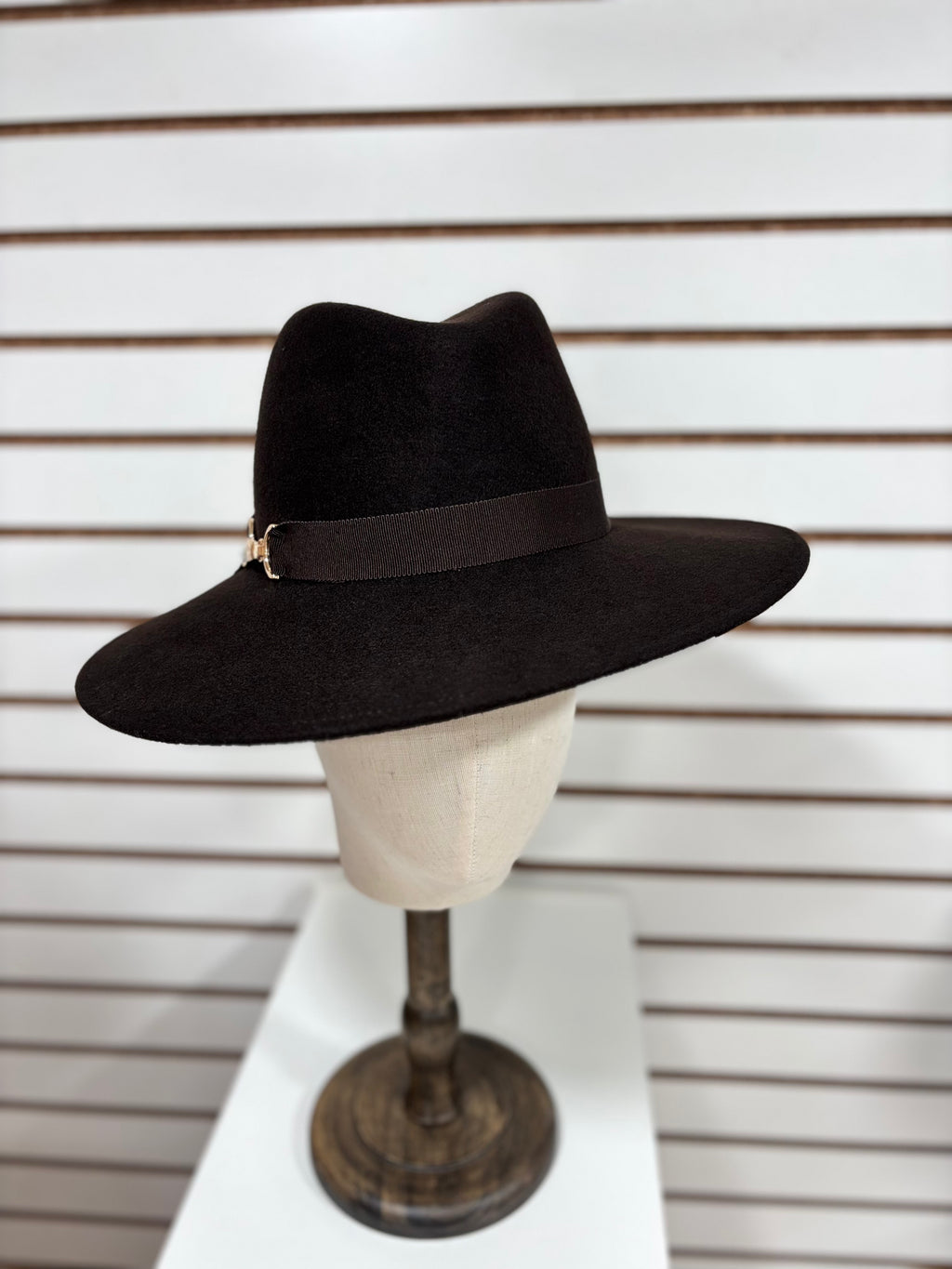 Women's Winter Hat - 1024