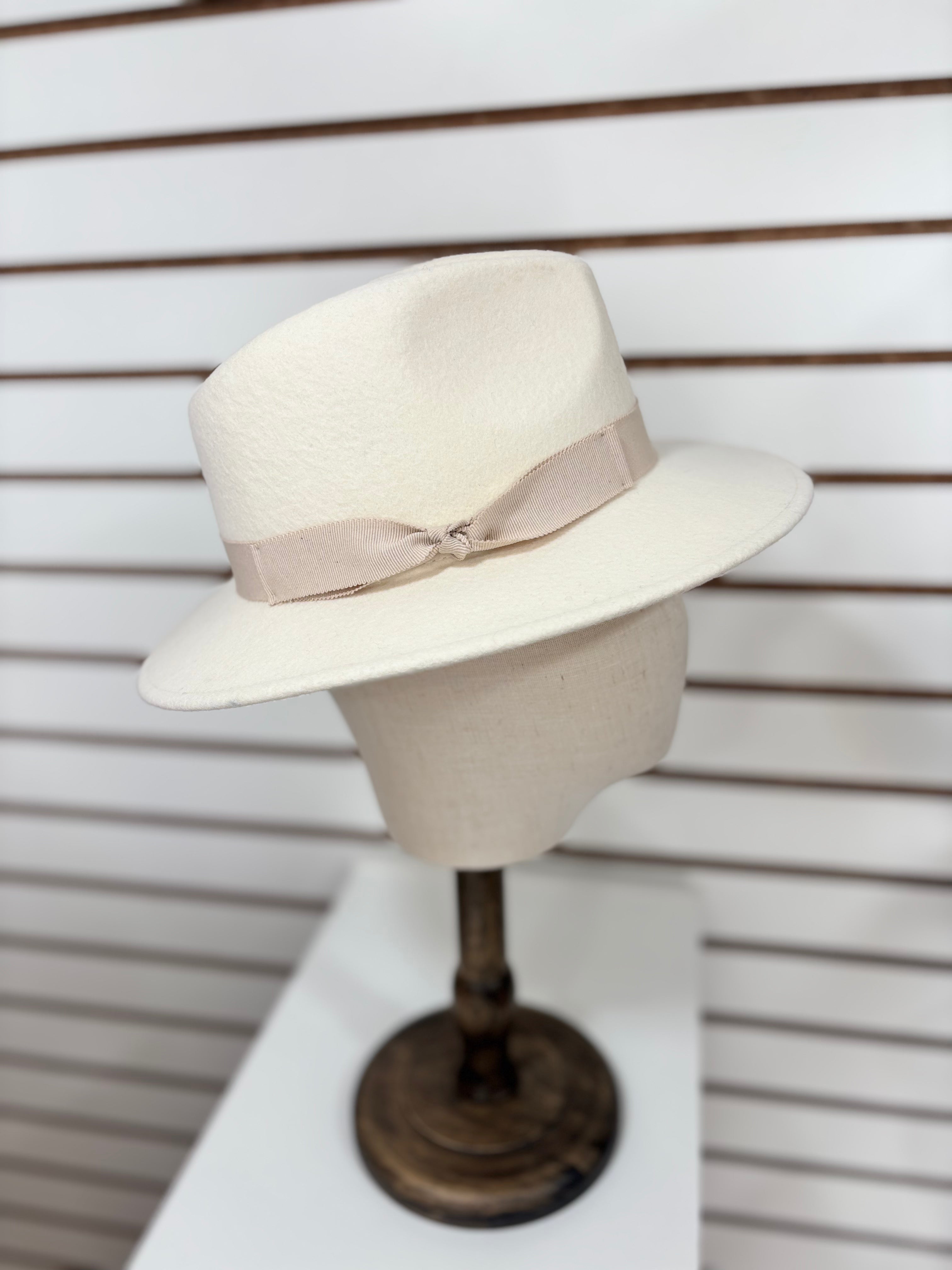 Girl's Winter Hat - 16725