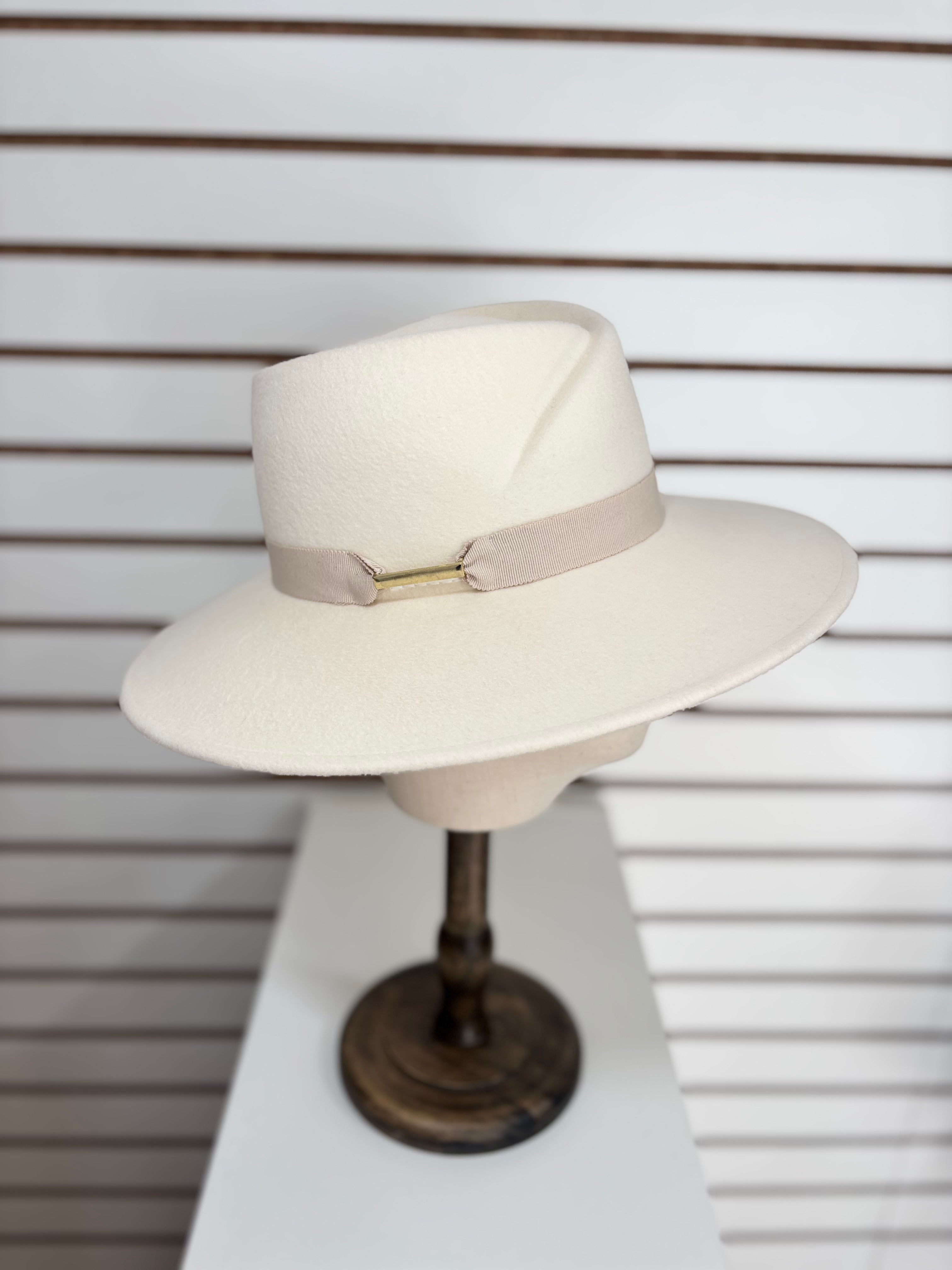 Women's Winter Hat - 1486